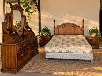 Queen Wood Bedroom Set w/ Ornate Dresser & Mirror