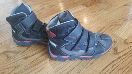 Boys leather winter boots size 12US, europ 30