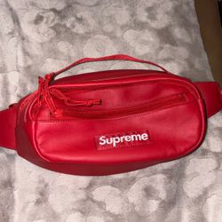 FW23 Supreme Shoulder Bag 