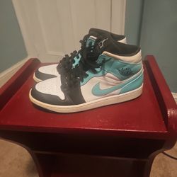 Jordan 1 Tropical Twist