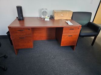 Office furniture & chairs