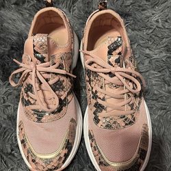 Guess pink and black sneaker