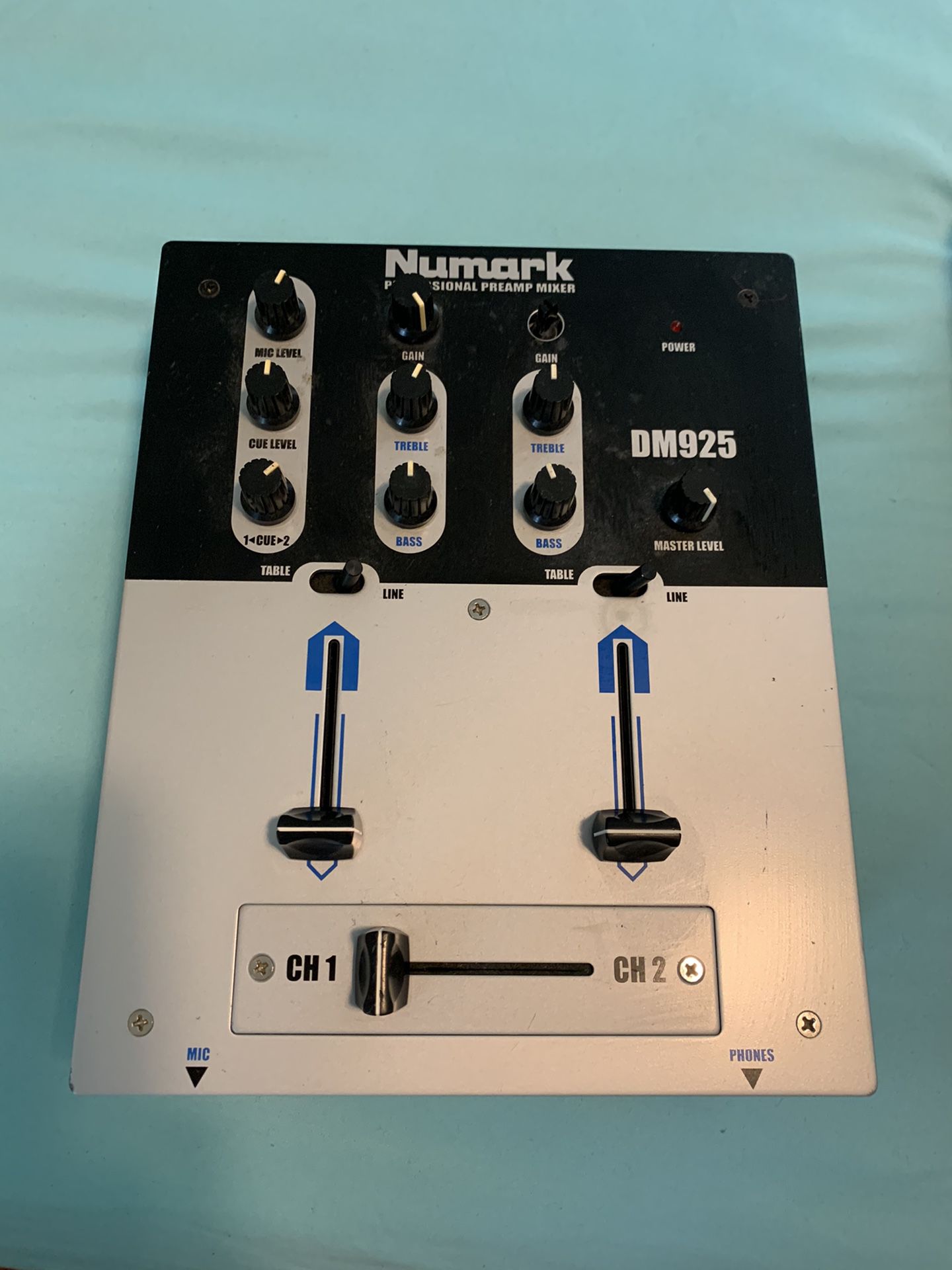 Numark Mixer Dj equipments