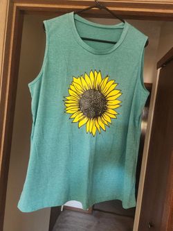 Women's green tank top with sunflower design