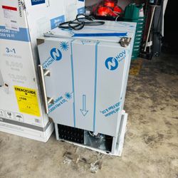 U-Line - 15" 25-lb Crescent Ice Maker - Stainless Steel $999 