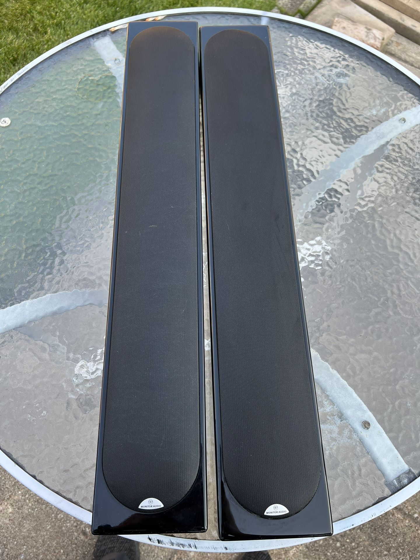 PAIR - Monitor Audio Radius 250 HD speakers