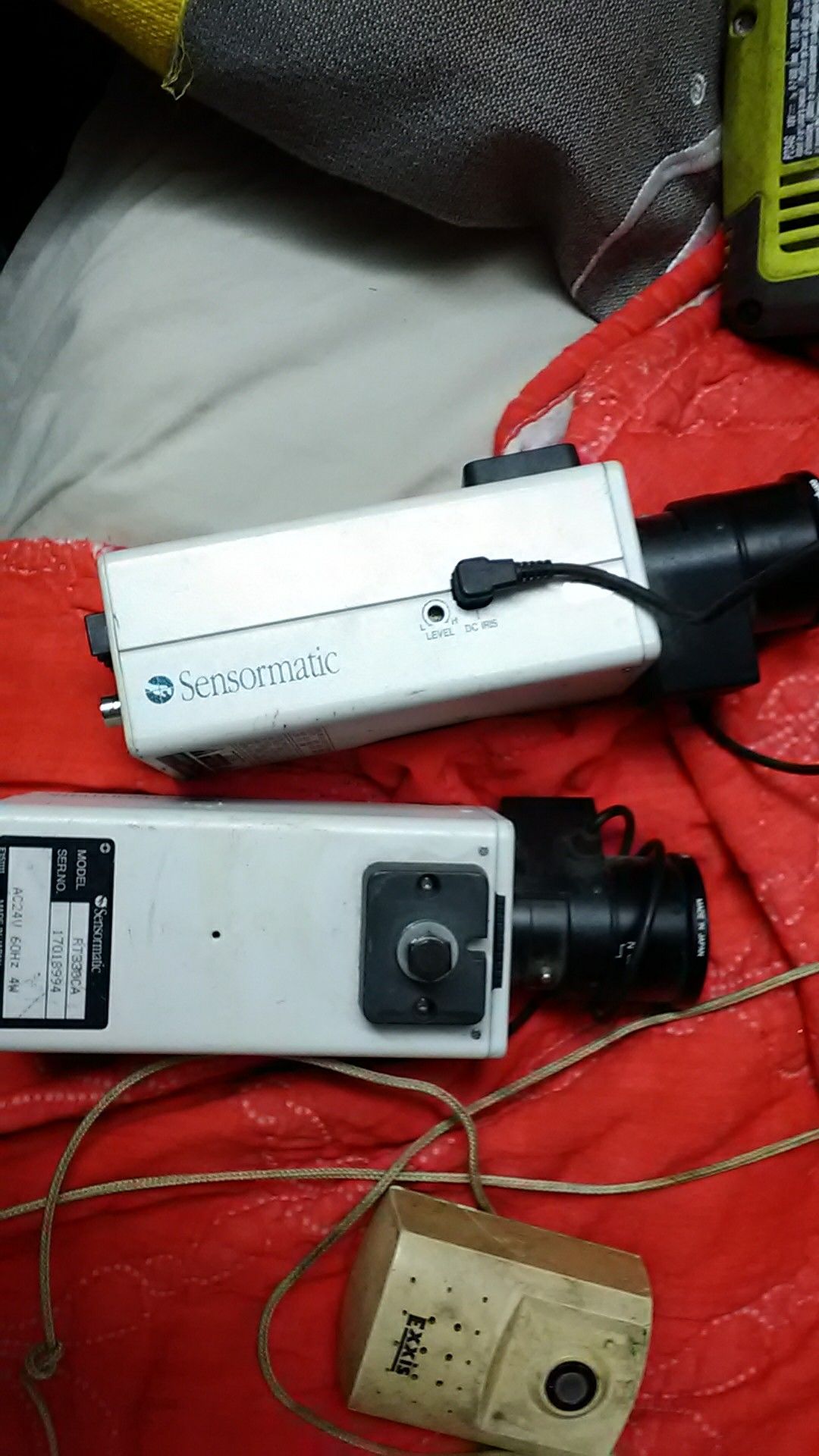 Set of 3 security cameras