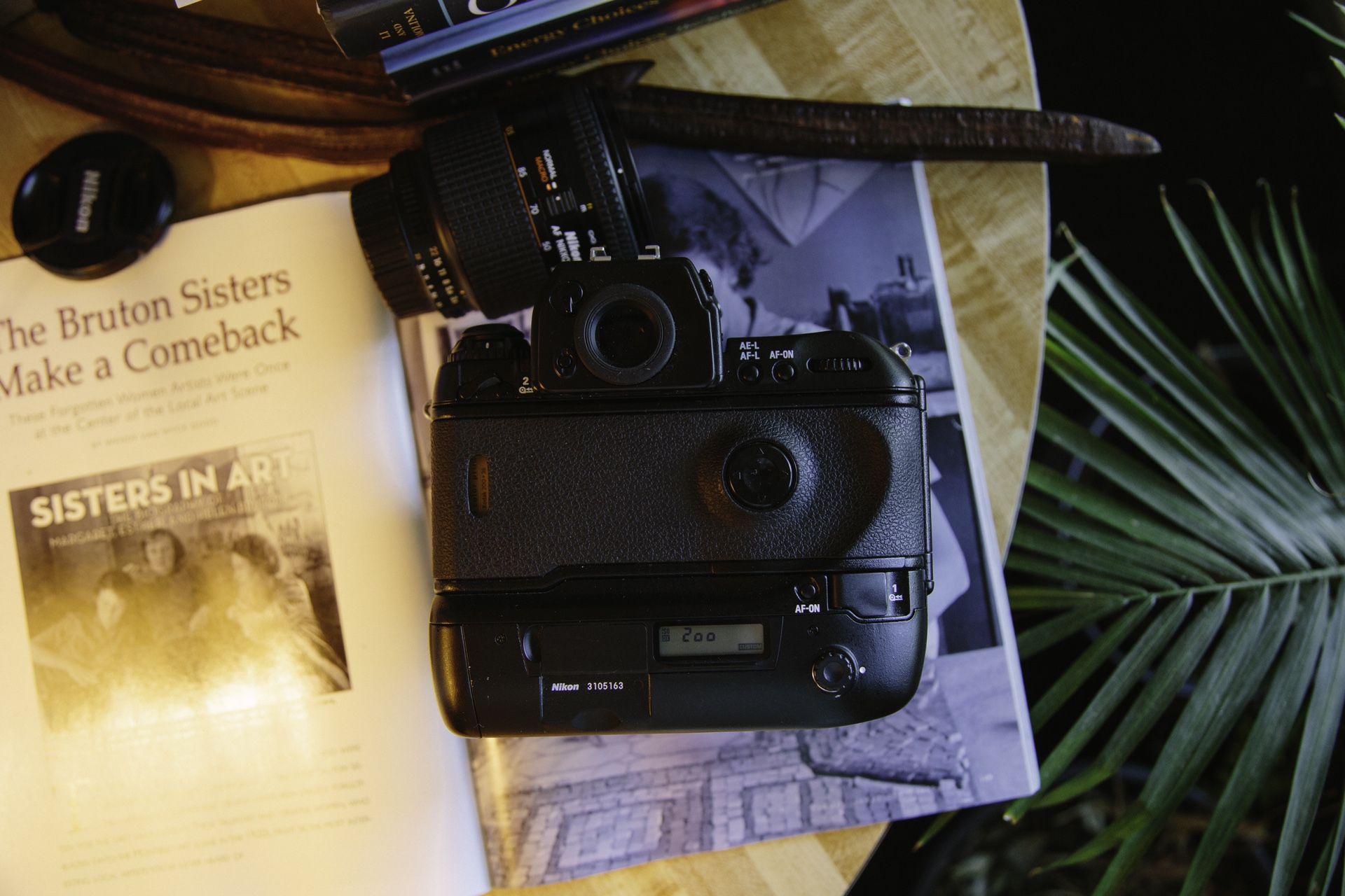 Nikon F5 Film Camera + Nikon 50mm f1.4 D + Telephoto — MINT