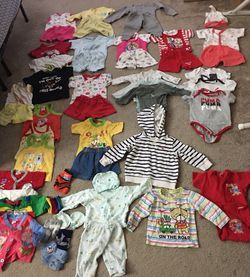 Baby’s clothes total 20 pairs. You will also get socks,mittens and cap along with it. Size nb, 0-3m, 3-6m. All washed and clean and in good condition