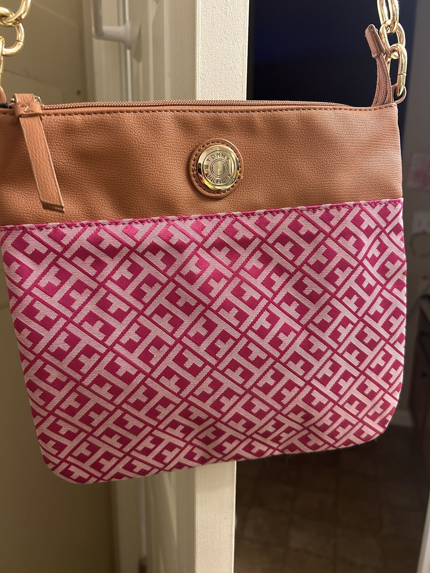Tommy Hilfiger Crossbody Bag