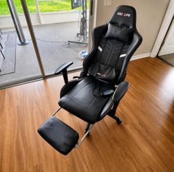 7-Point Massage Gaming Chair with Footrest