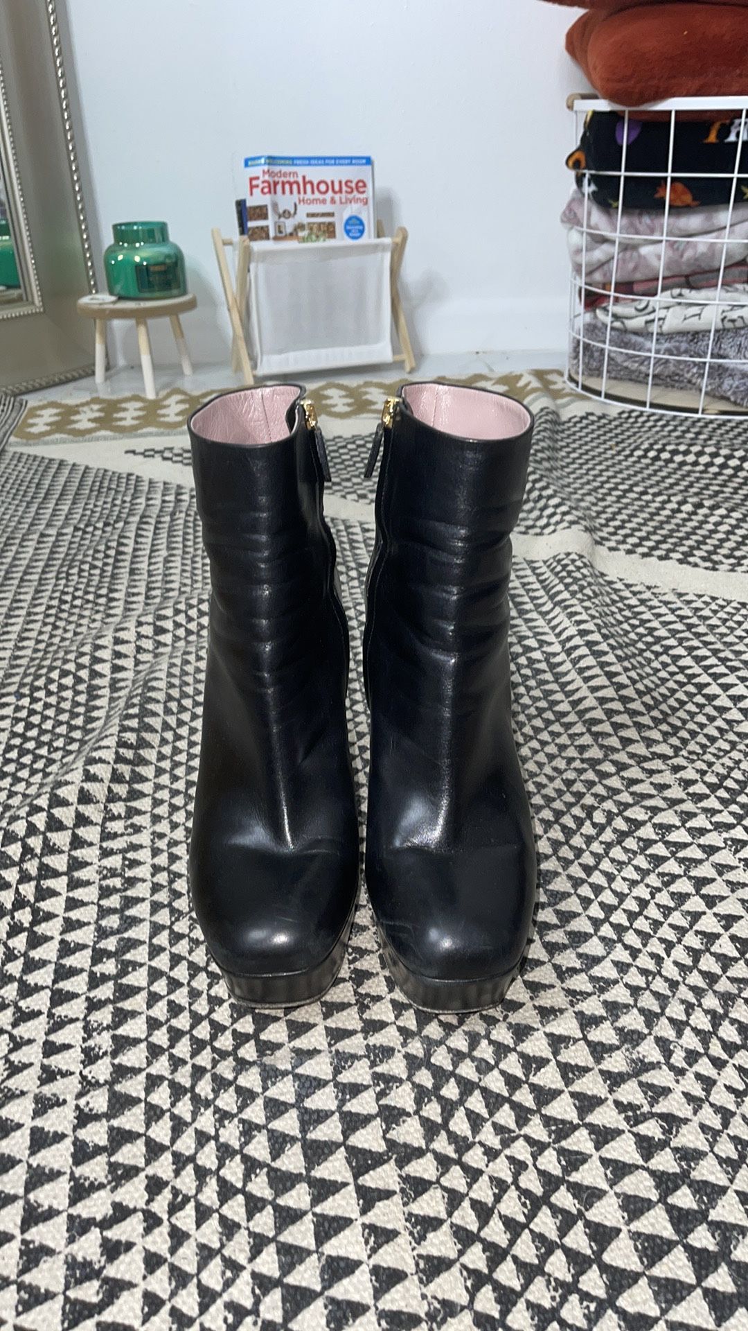 BLACK GUCCI BOOT HELLS size 39