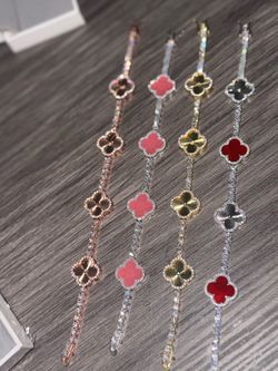 Cl0v3r bracelet