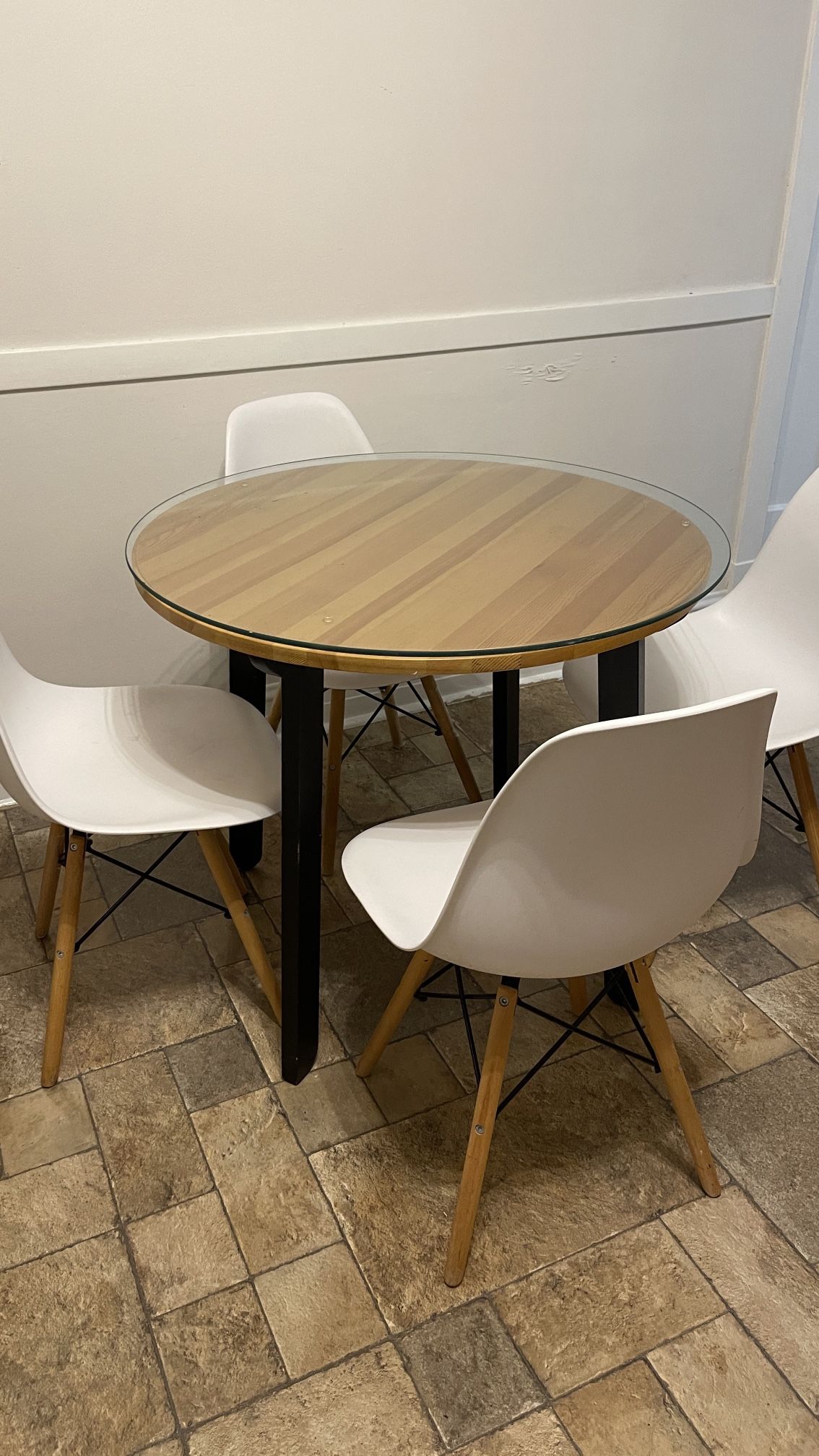 Kitchen Table & 4 Chairs