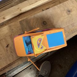 Dora Van