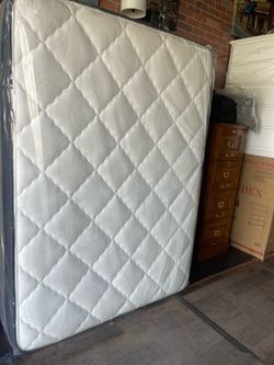 Full size mattress Serta hybrid pillow top