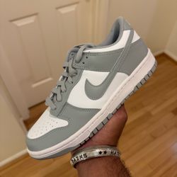 Nike Dunk Low ‘White Light Smoke Grey’
