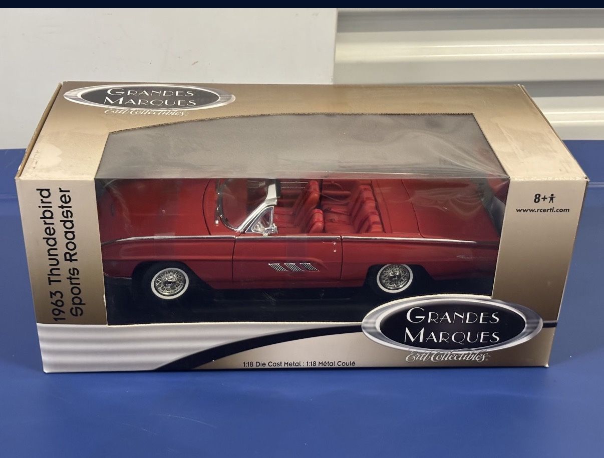 ERTL Grandes Marques 1963 Ford Thunderbird Sports Roadster 1:18Scale Diecast Car