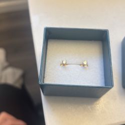 Diamond stud earrings