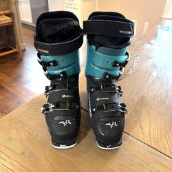 Women’s Lange XC-90 Ski Boots