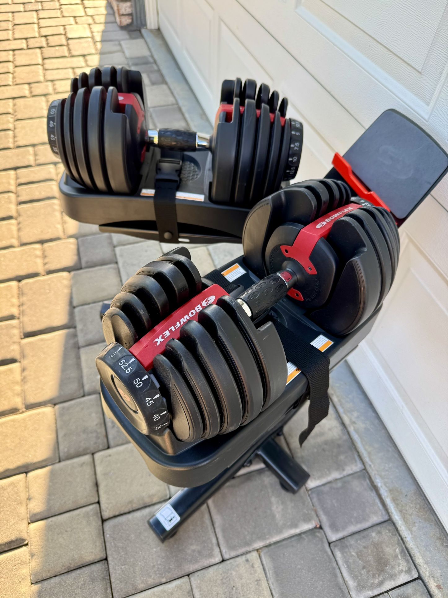Bowflex 552 Adjustable Dumbbells With Media Stand