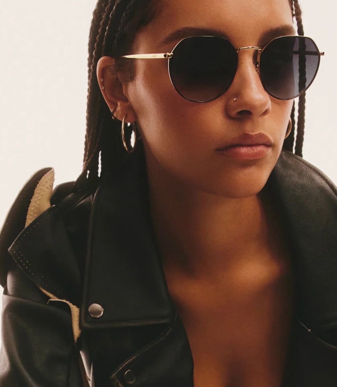 Quay ROOFTOP 56 MM Round unisex gld/black smoke lenses Sunglasses NWT