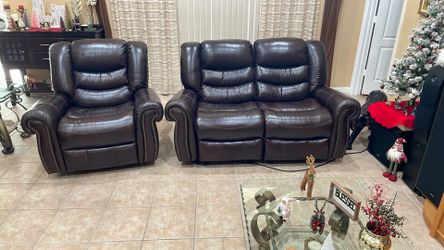 Brown Leather Reclining Love Seat And Reclining Chair 
