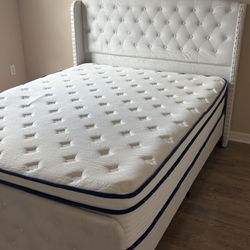 Like New Queen Bed frame 