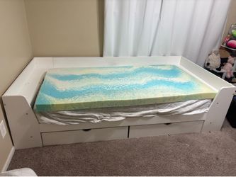 Twin size bed