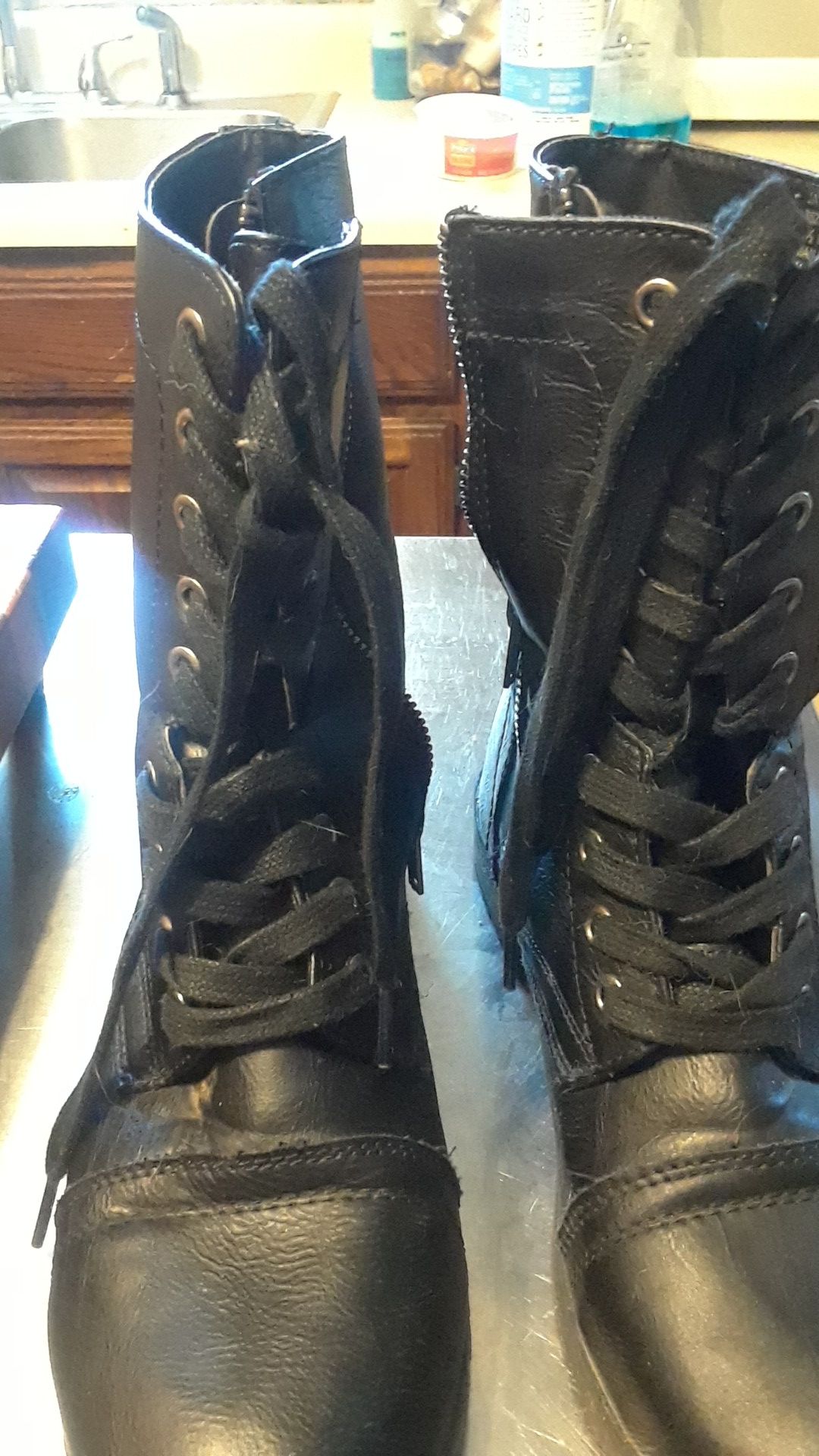 Lady boots size 8 1/2 Jaycee boots black