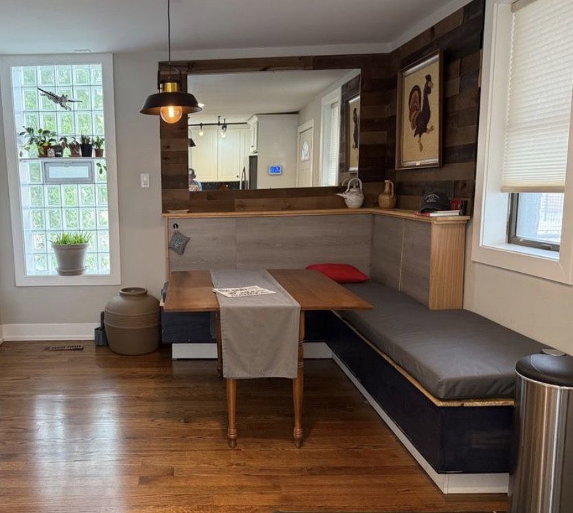 Kitchen Storage Bench / Breakfast Nook