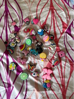 Jibbit croc charms