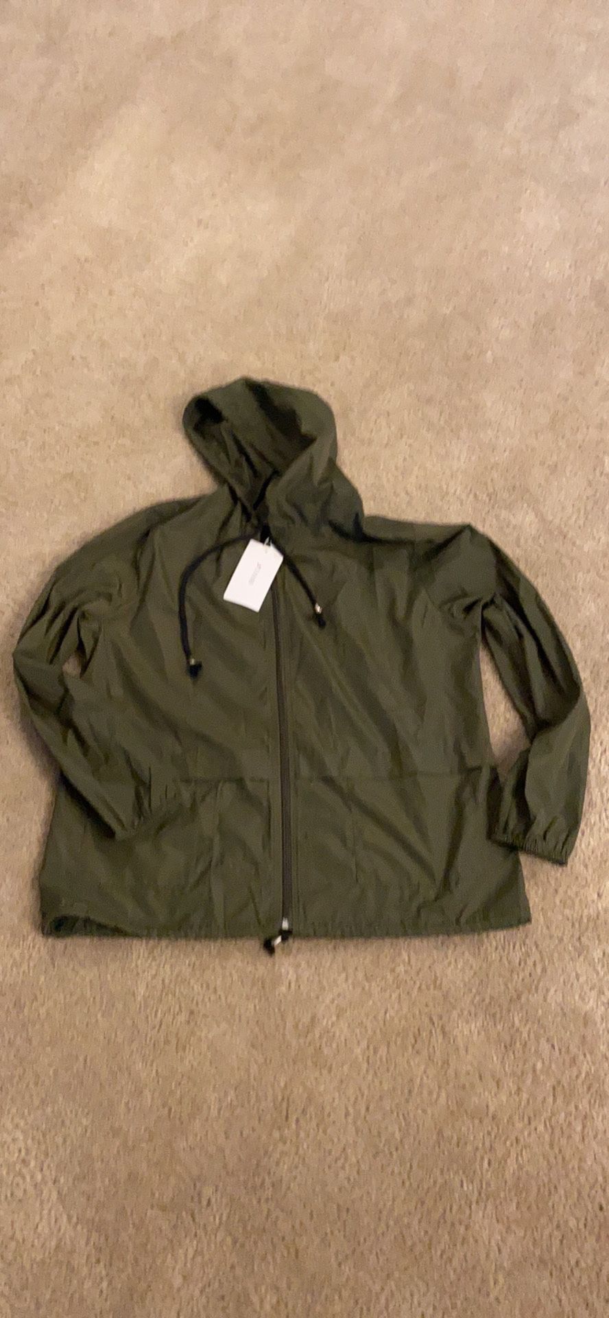 Army green medium rain jacket hoodie thin top