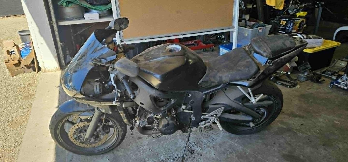 PROJECT OR PARTS BIKE - 2003 Yamaha R6