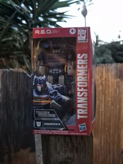 Transformers /Robot Enhanced Design / Soundwave
