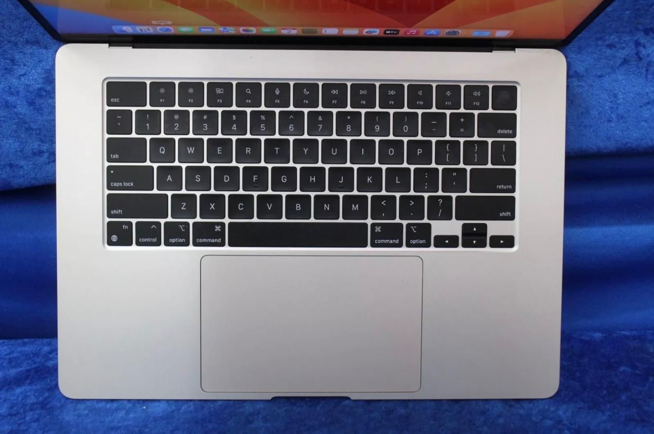 Apple Mac Book