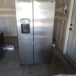 Refrigerator Working Excellent 