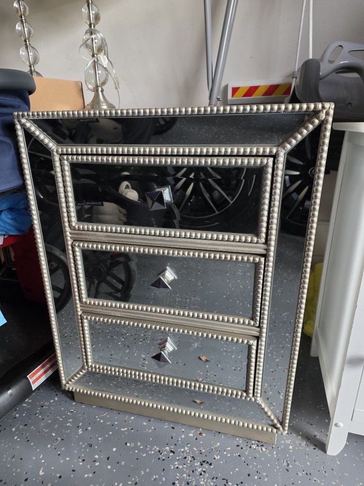 Pair of Nightstands with FREE lamps