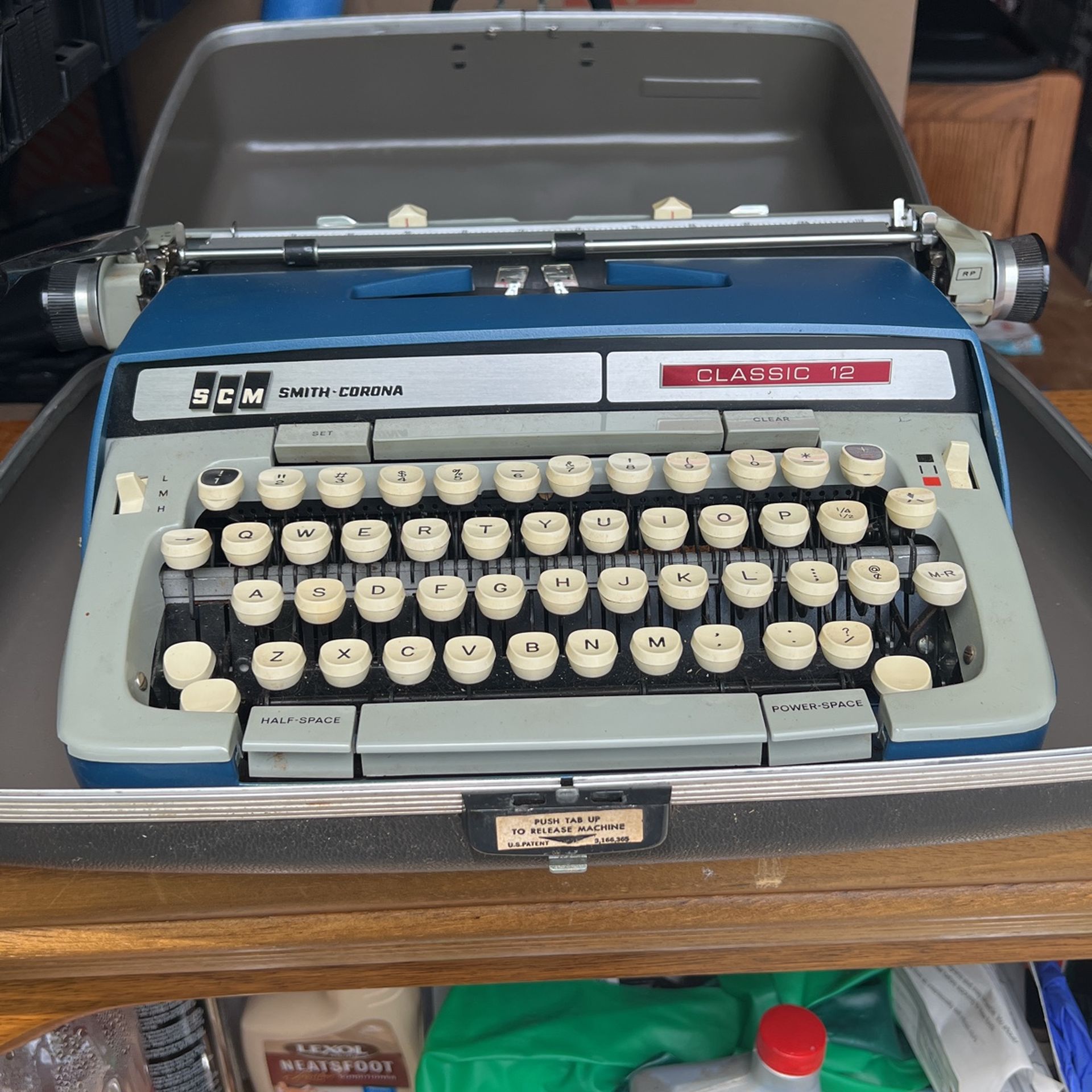 Typewriter Smith Corona Classic 12 - Manual