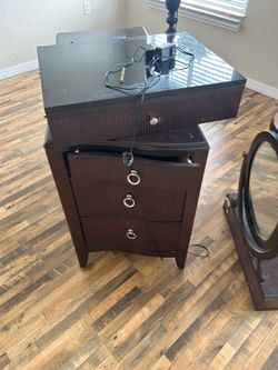 Vanity set