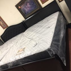 NEW Queen Size Bed With Mattress and Boxspring Included 