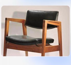 MCM Gunlocke side guest lobby waiting room office chairs