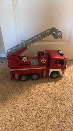 DRIVEN by Battat – Toy Fire Truck – Standard Series