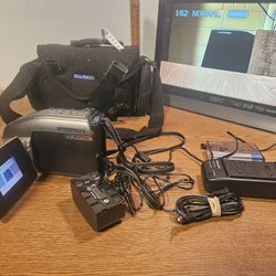 Panasonic PV-L452VHS-C Video Palm Camcorder 750x Digital Zoom VCR Bundle - Works