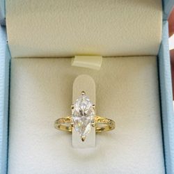 Marquise Engagement Ring 