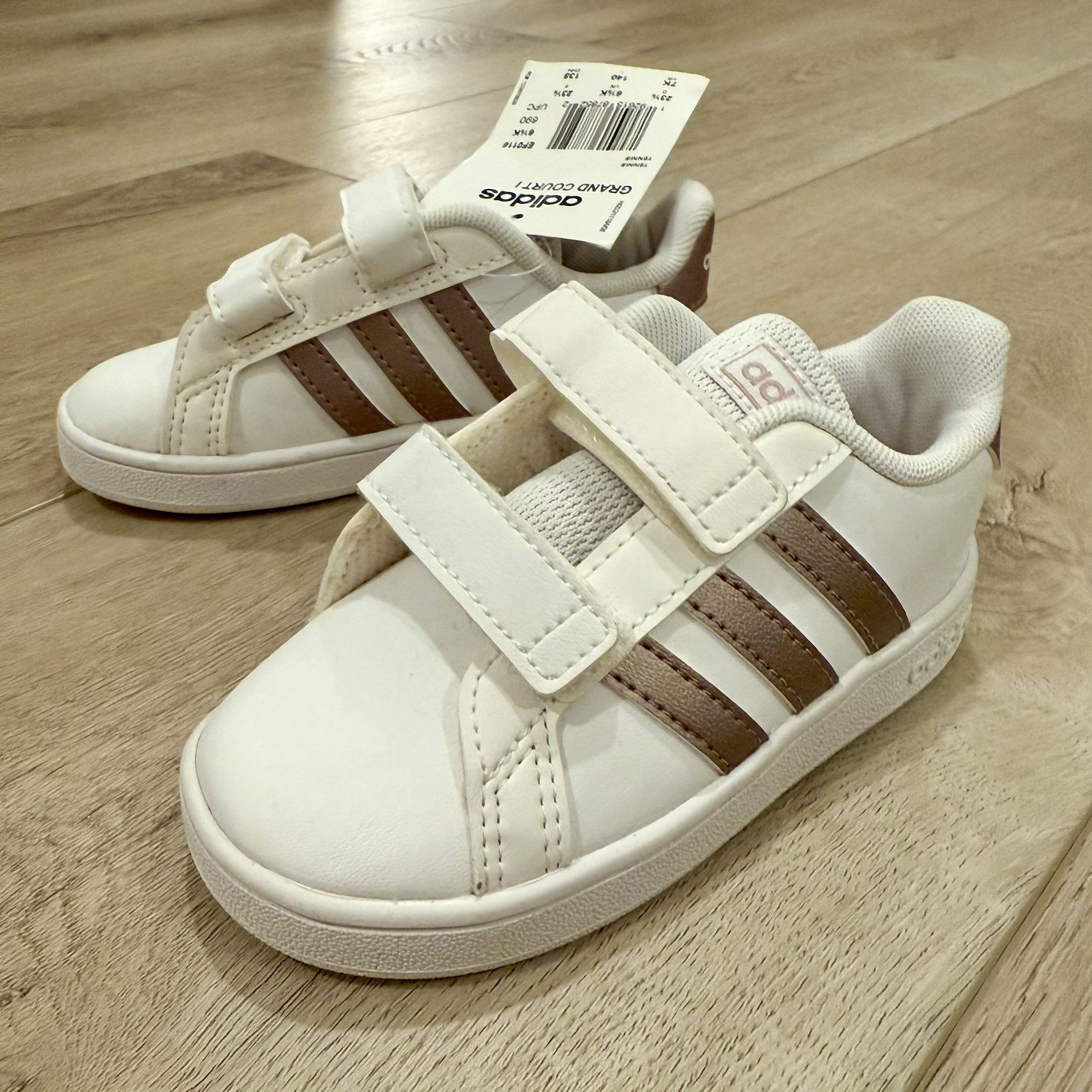 Adidas Grand Court, size 7, new