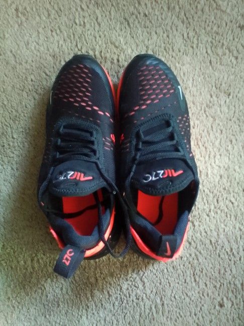 Woman's Nike Air Max 27 Sz 5 