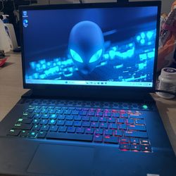 Alienware Gaming Laptop — i7-10870H / RTX 3070 / 16GB RAM / 512GB SSD / 15.6” 300Hz