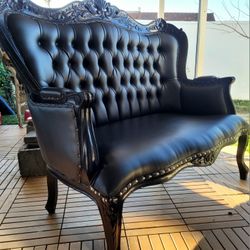 Gorgeous Loveseat Sofa. 