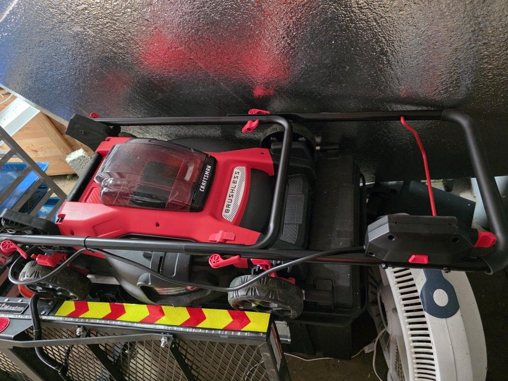 Craftsman Battery Powered Lawm Mover.